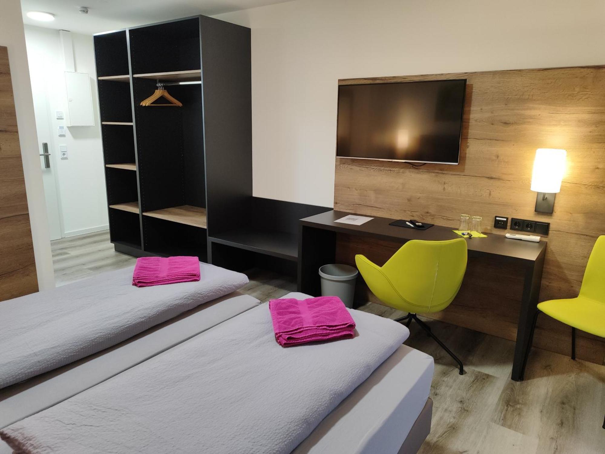 Hotel Gaestehaus Stock Zimmer Wasserfall フリードリヒスハーフェン エクステリア 写真