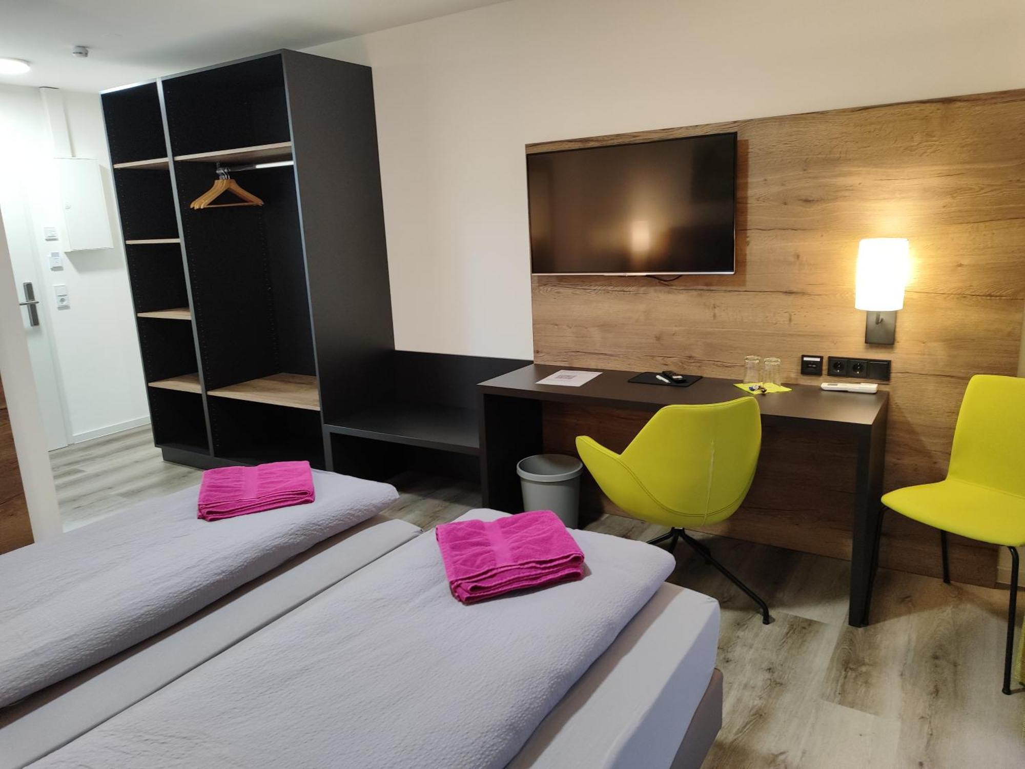 Hotel Gaestehaus Stock Zimmer Wasserfall フリードリヒスハーフェン エクステリア 写真